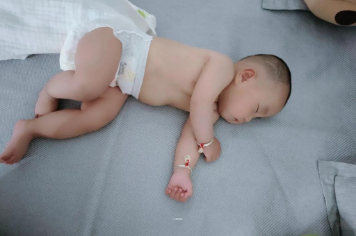 孟州没满月的宝宝